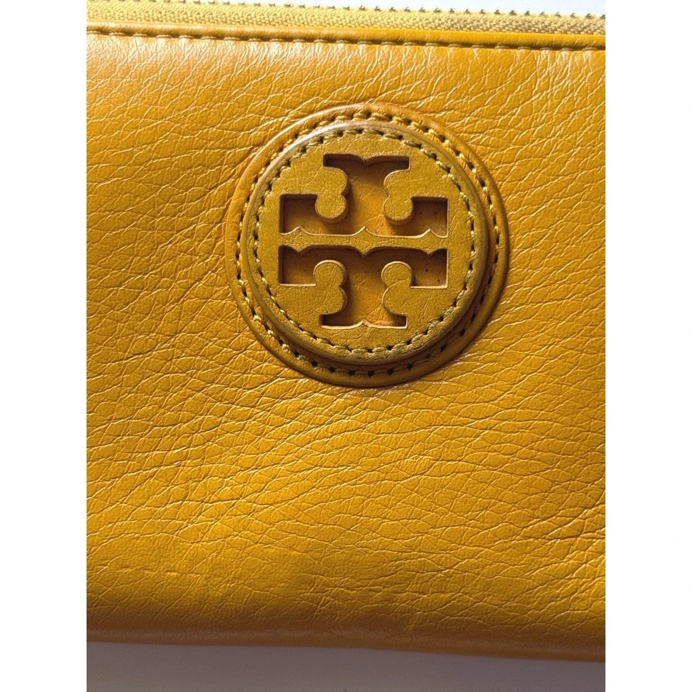 Tory Burch Miller Zip Continental Wallet Yellow Leather Wristlet Preppy Luxury‎